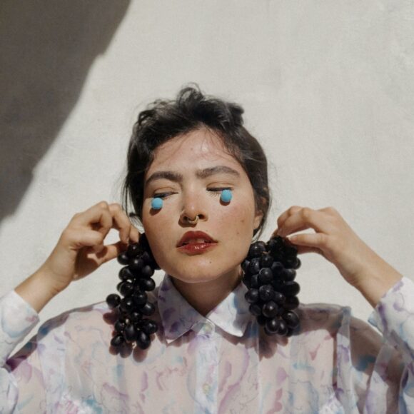 photo-1598318468022-ae34d8bc951d